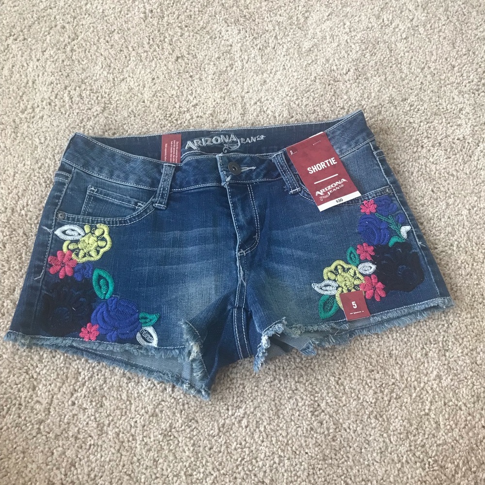 Arizona shortie‎ flowers romantic cutoff shorts